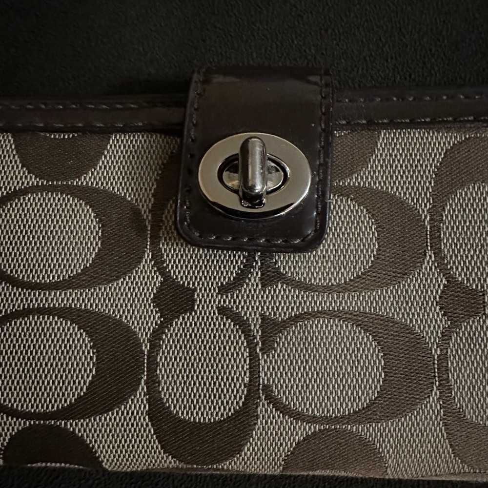 Coach Y2K Signature Brown cc slim turnlock wallet. *see description and photos - Picture 4 of 8